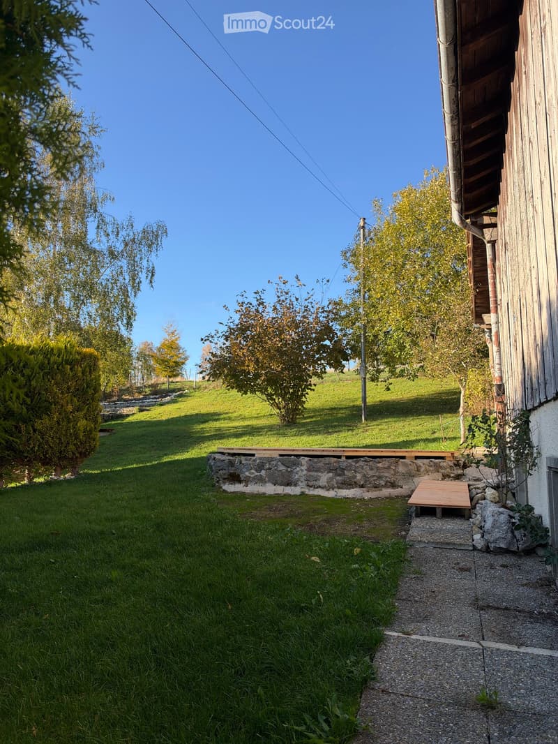Maison de caractère de 5,5 pièces avec grange, sauna et grand jardin, aux Genevez (17)