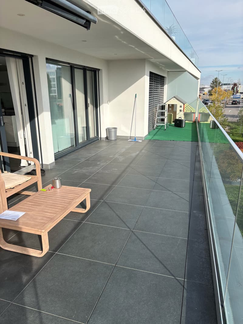 Moderne und grosszügige 5.5-Zimmer-Wohnung mit schöner Terrasse (18)
