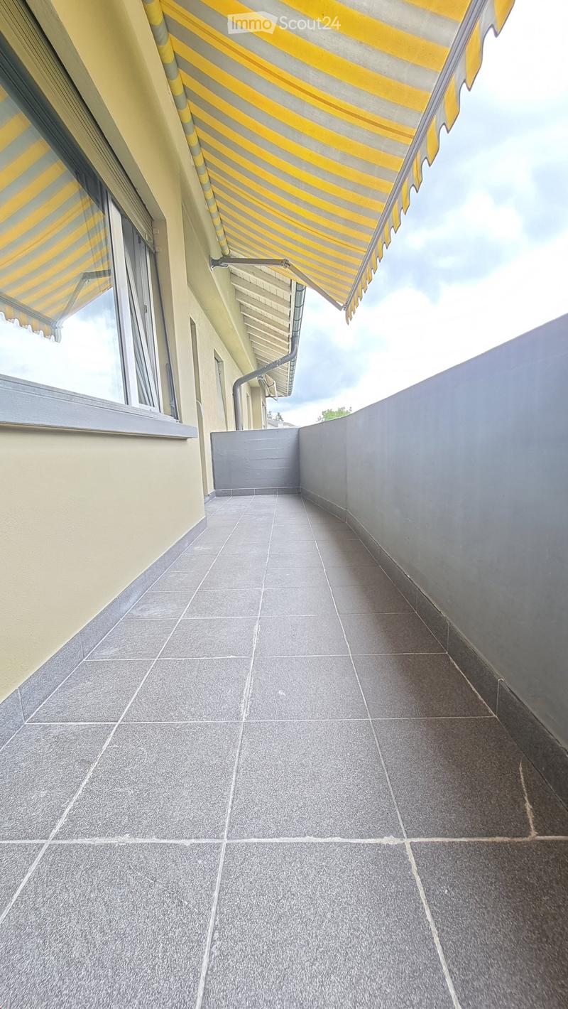 Neue, total sanierte  ( 4 Zimmer- Wohnung) mit Balkon (7)