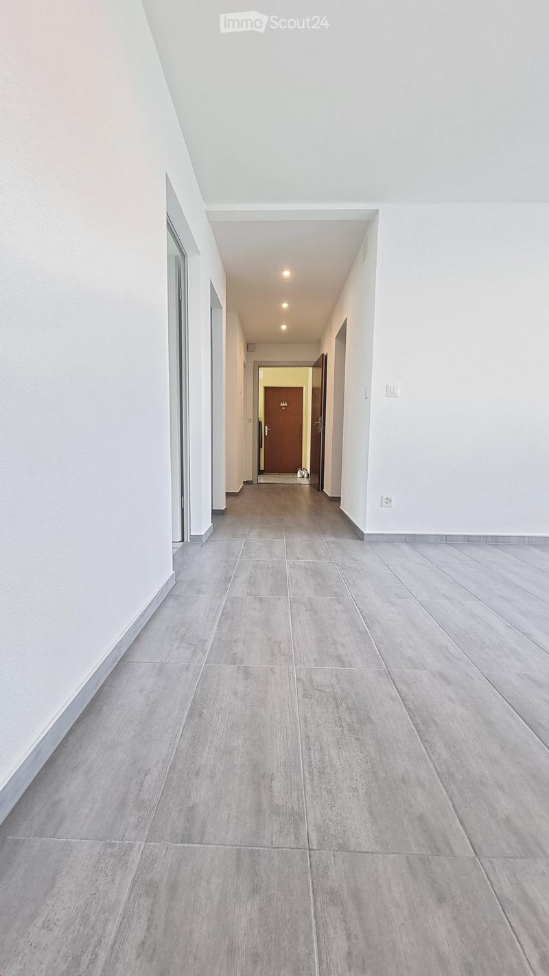 Neue, total sanierte  ( 4 Zimmer- Wohnung) mit Balkon (16)