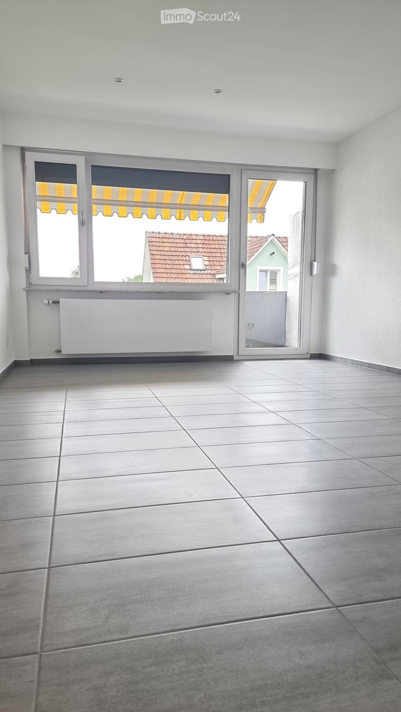 Neue, total sanierte  ( 4 Zimmer- Wohnung) mit Balkon (12)