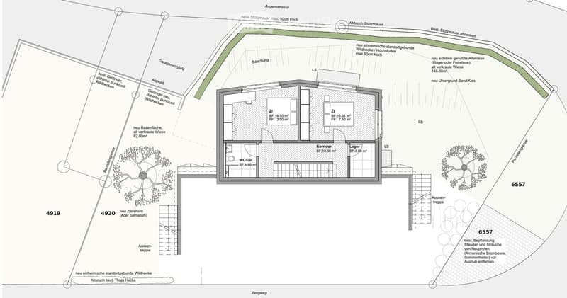 Floor plan showing a building layout with labeled rooms including two bedrooms (Z1), a corridor, a storage area (Lager), and a WC/Du. Surrounding area includes parking spaces, new retaining walls, and landscaping details.
