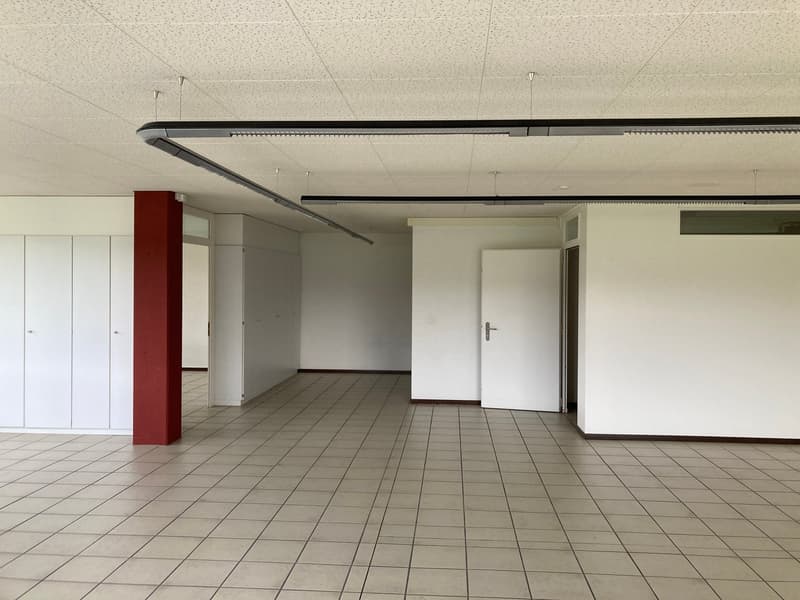 Locaux commerciaux & d'atelier à louer au Heckenweg 29 à Aarberg (6)