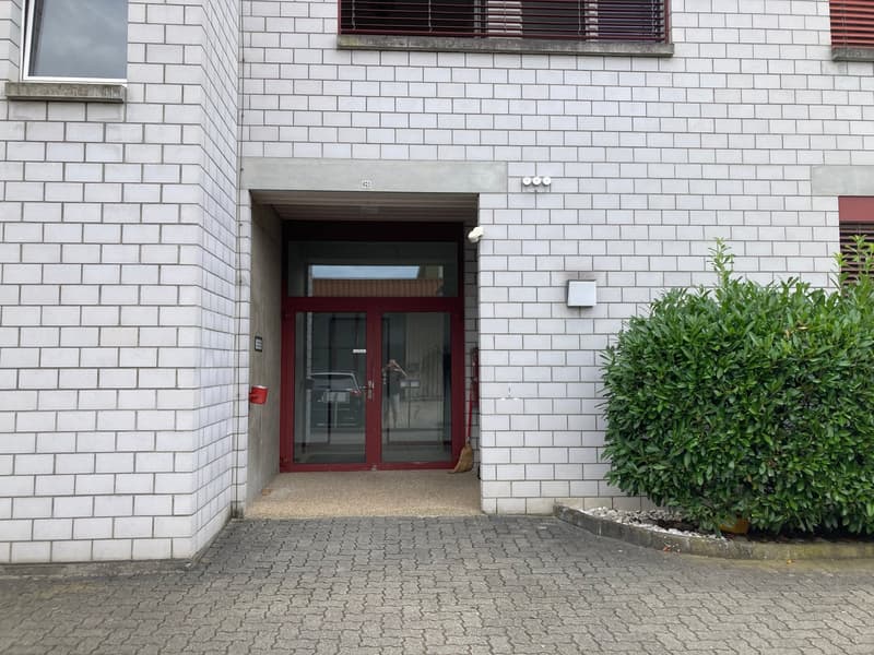 Locaux commerciaux & d'atelier à louer au Heckenweg 29 à Aarberg (4)