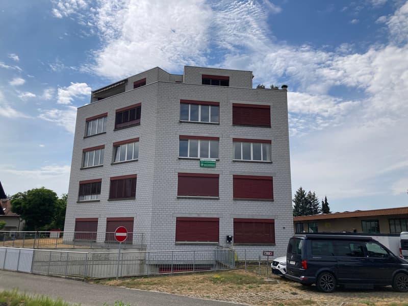 Locaux commerciaux & d'atelier à louer au Heckenweg 29 à Aarberg (2)