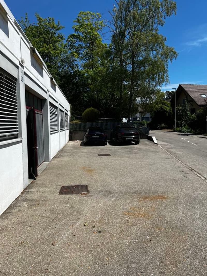 Lokal mit großem Lager und Büro (2)