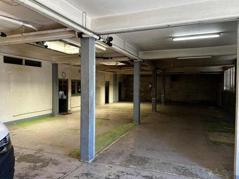 Lokal mit großem Lager und Büro (4)