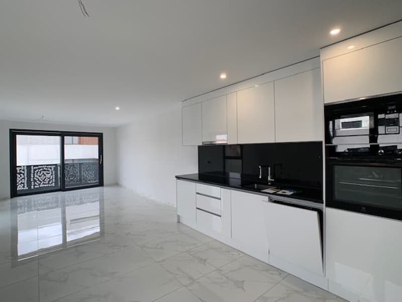 Grosszügige 2.5-Zi-Wohnung (60 m2) im 1. OG, mit Balkon (1)