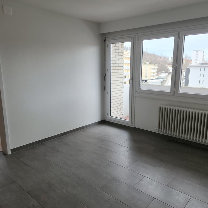 1300.000536 - Séjour avec balcon