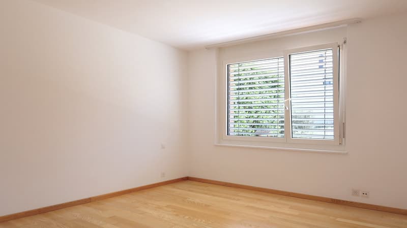 Attractive 4.5-room garden apartment with winter garden and chimney in Oberwil BL (11)