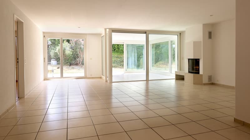 Attractive 4.5-room garden apartment with winter garden and chimney in Oberwil BL (7)