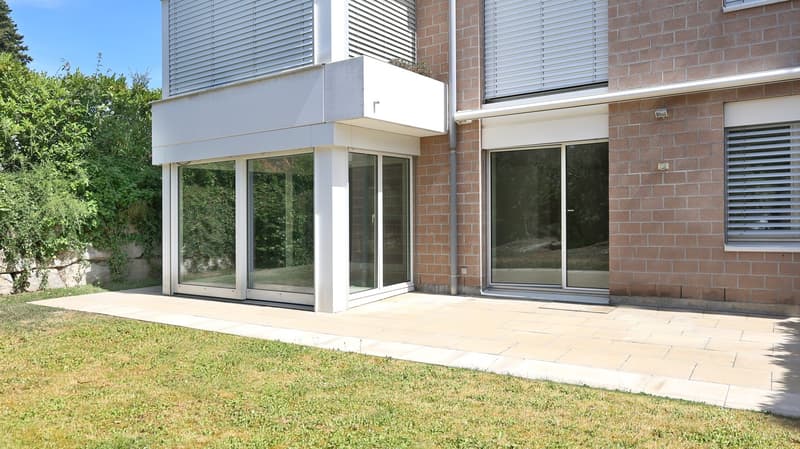 Attractive 4.5-room garden apartment with winter garden and chimney in Oberwil BL (6)