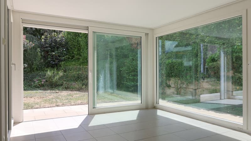 Attractive 4.5-room garden apartment with winter garden and chimney in Oberwil BL (8)