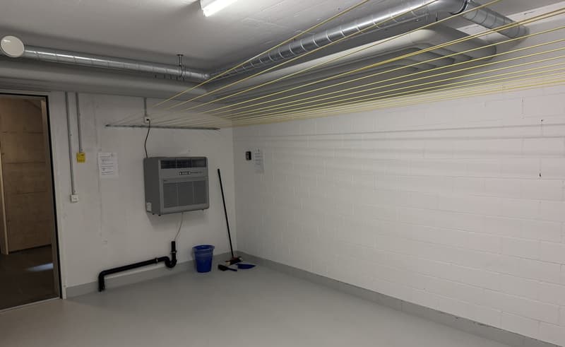 Modern, sunny 4.5-room apartment with balcony, parking space, and large cellar compartment (23)
