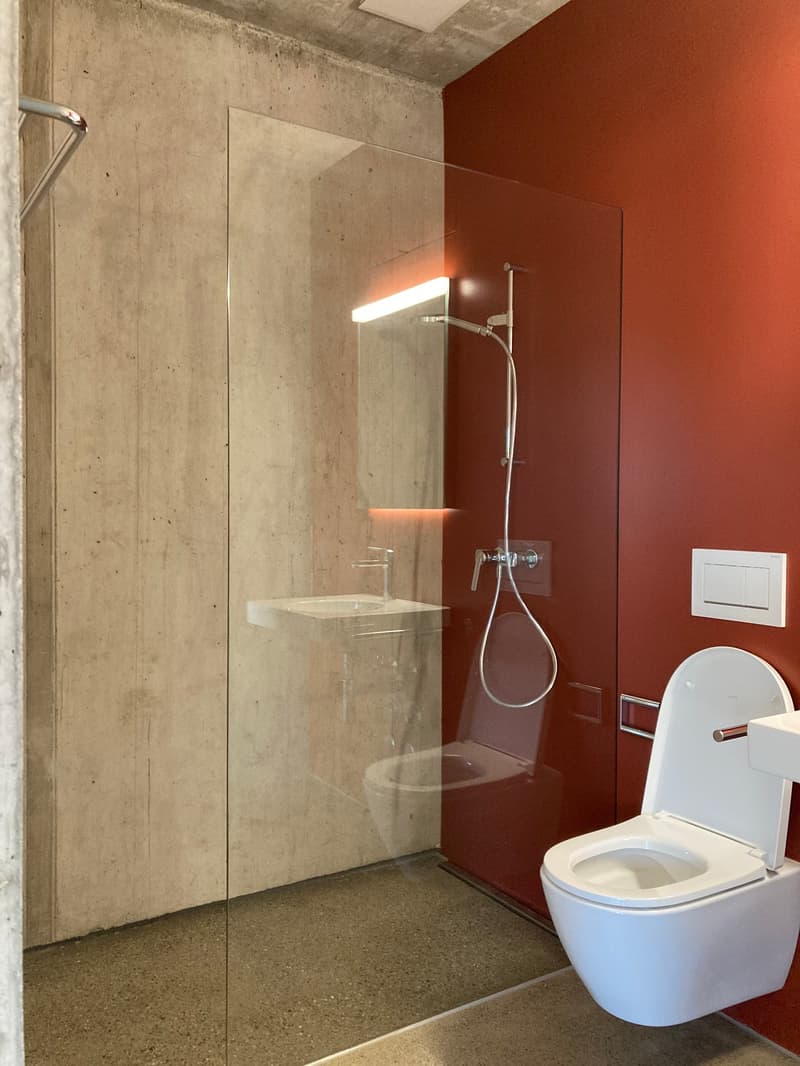 Badzimmer mit Walk-in-Dusche