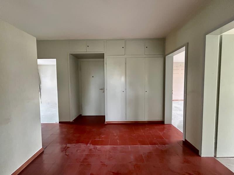 Spacious 5-room apartment with balcony, beautiful view & extra room on the ground floor (in building rights) (4)