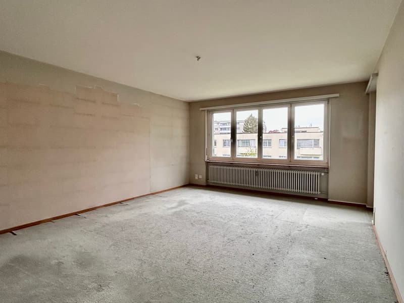 Spacious 5-room apartment with balcony, beautiful view & extra room on the ground floor (in building rights) (6)