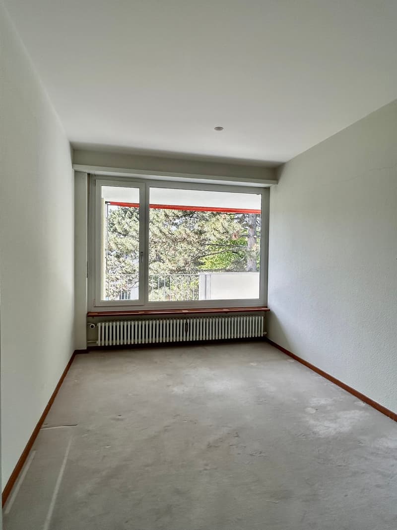 Spacious 5-room apartment with balcony, beautiful view & extra room on the ground floor (in building rights) (12)