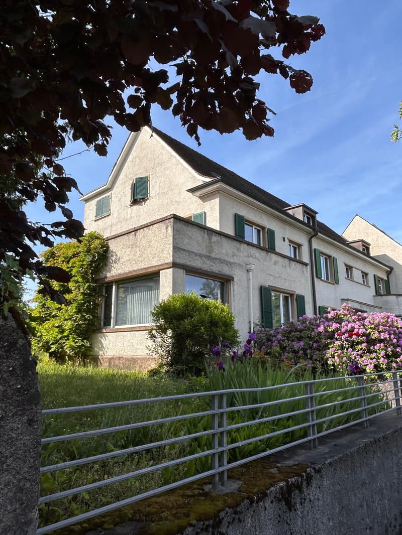 6.5-Zimmer-EFH in der Nähe Haltestelle Burgstrasse in Riehen (1)