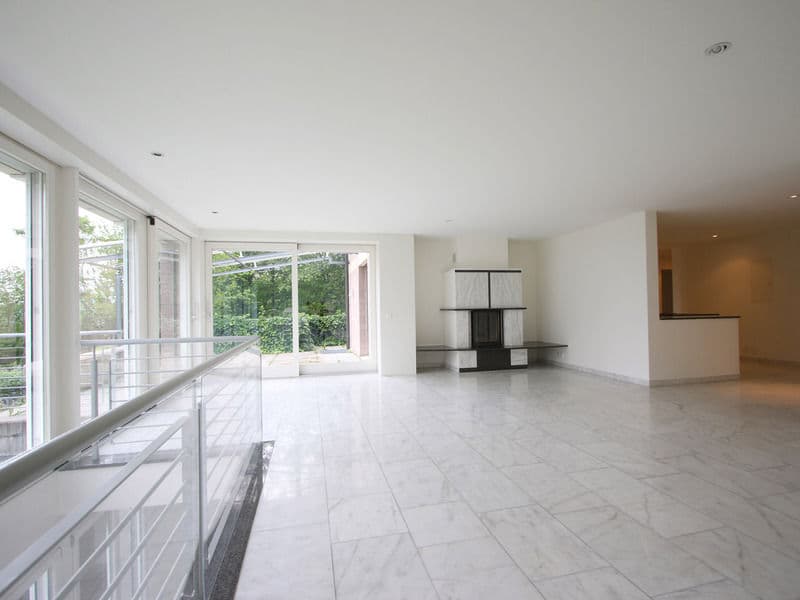Exklusive 6.5-Zimmer-Wohnung auf zwei Ebenen mit Weitblick in Riehen (4)