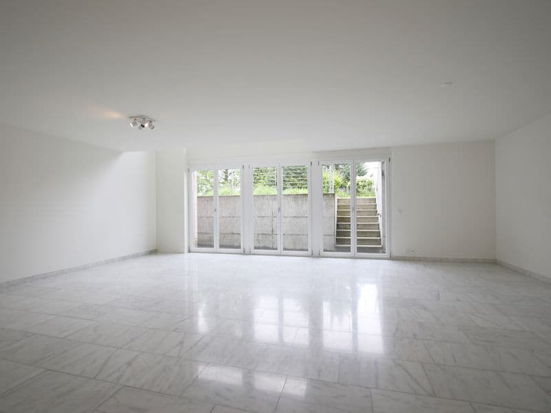 Exklusive 6.5-Zimmer-Wohnung auf zwei Ebenen mit Weitblick in Riehen (12)