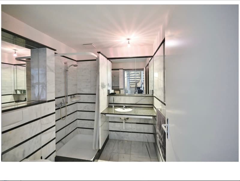 Exklusive 6.5-Zimmer-Wohnung auf zwei Ebenen mit Weitblick in Riehen (13)