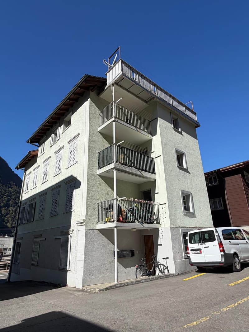 4-Familienhaus nahe Bahnhof Erstfeld – voll vermietet, 2021 modernisiert | Bieterverfahren (2)
