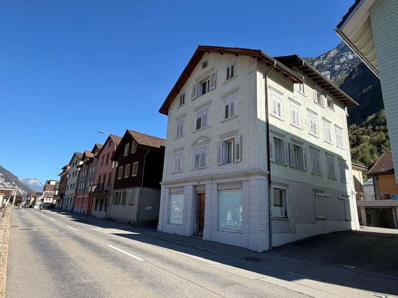 4-Familienhaus nahe Bahnhof Erstfeld – voll vermietet, 2021 modernisiert | Bieterverfahren (1)