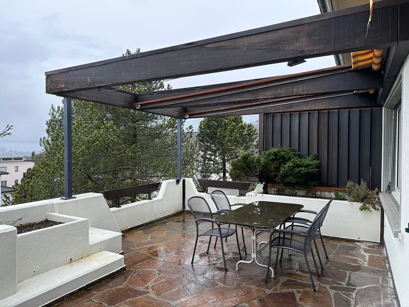 Grosszügige 4.5-Zimmer-Wohnung mit Balkon und Loggia in Schwyz (3)