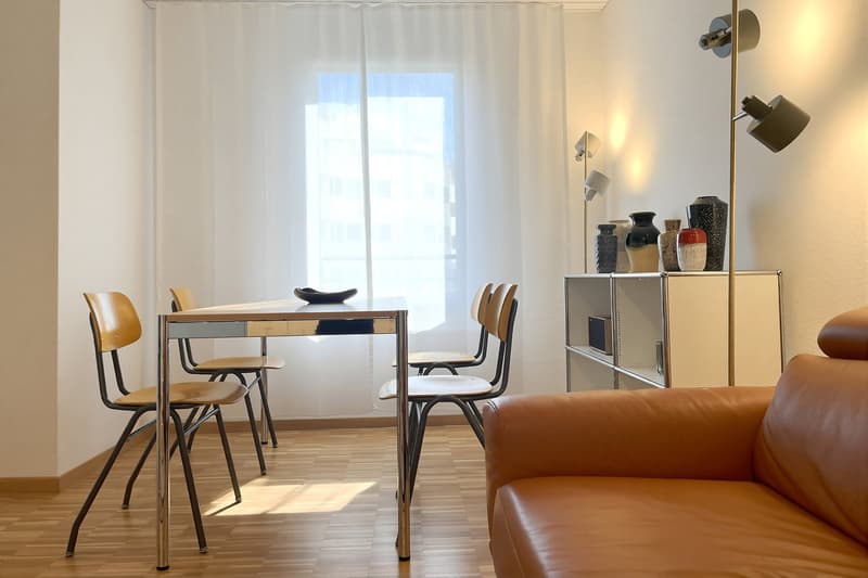 Möblierte 2.5 Zimmer-Wohnung an Top Lage in Zug (4)