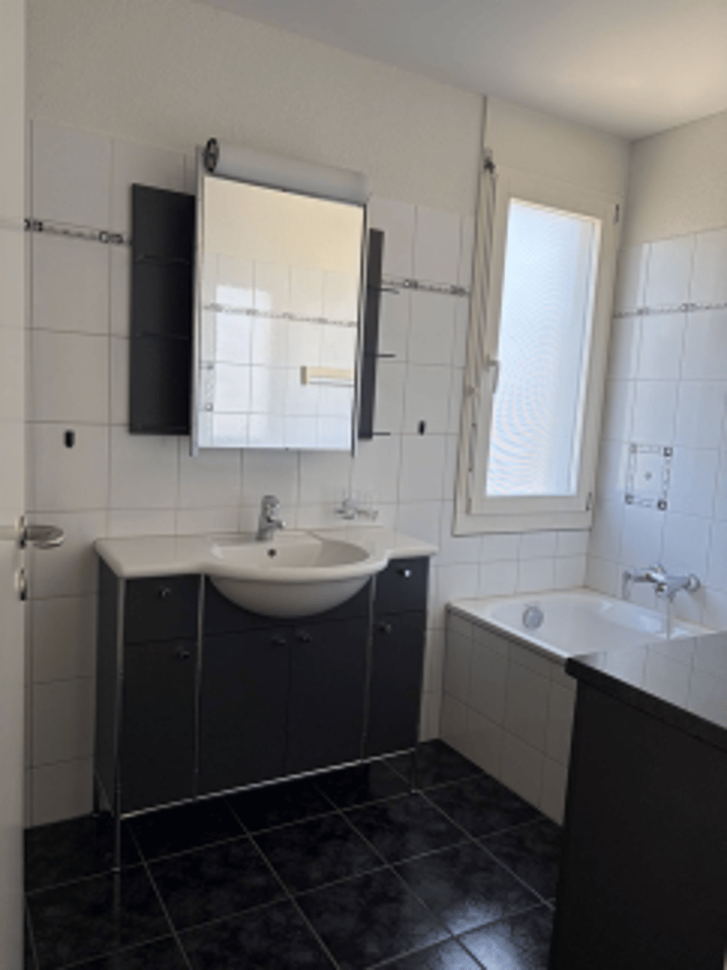 Familienfreundliche 4.5-Zimmer-Wohnung mit grossem Balkon - Einziehen und wohlfühlen (6)