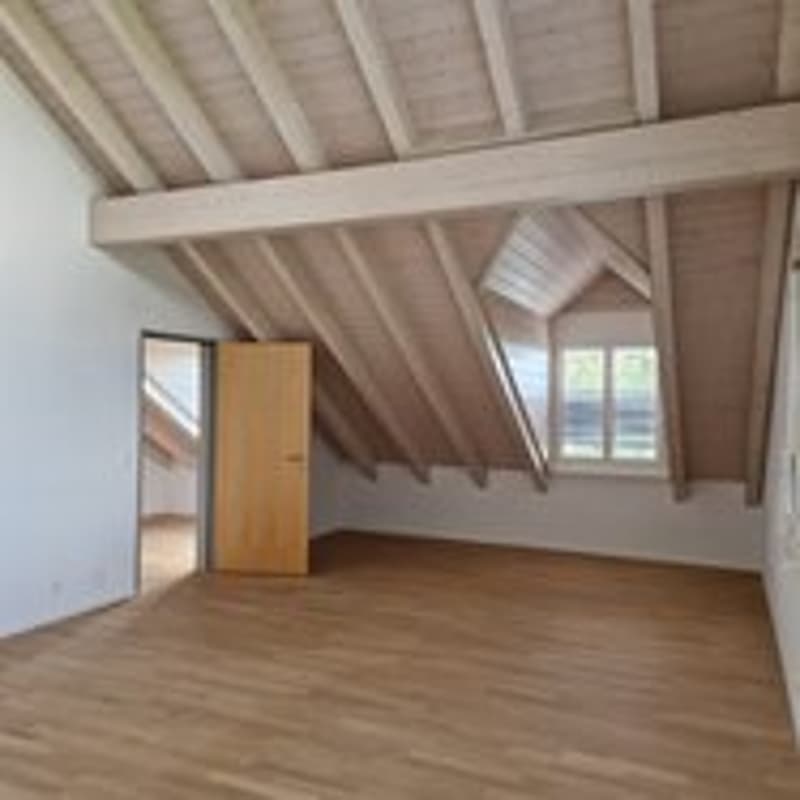 Helle 3.5-Zimmer-Maisonette-Wohnung mit Balkon und Seesicht in Pfäffikon (6)