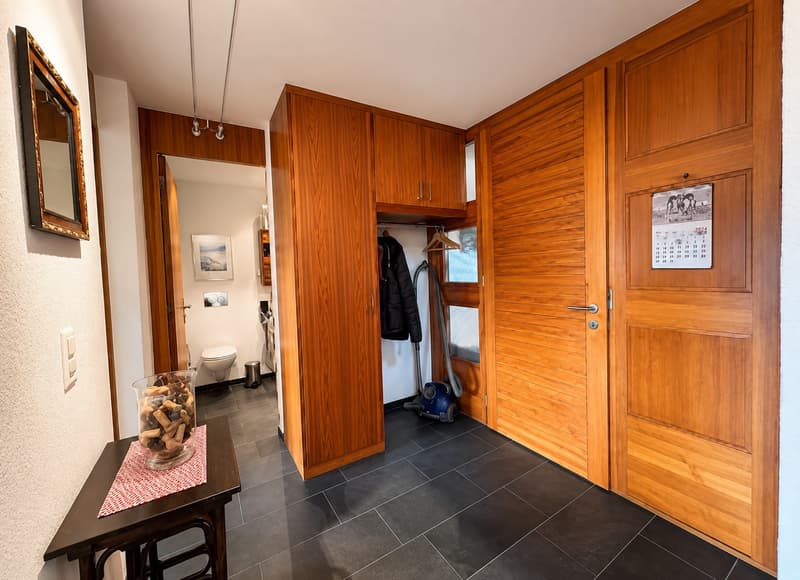 Attraktiver 4,5-Zimmer-Hausteil mit Galerie und traumhafter Aussicht in Valbella (8)
