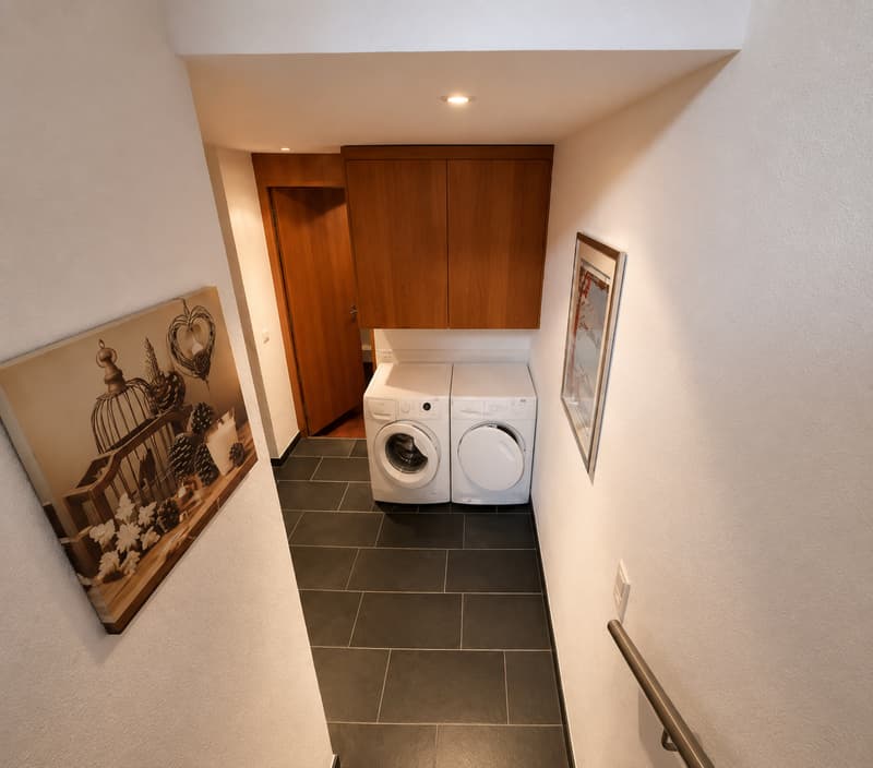 Attraktiver 4,5-Zimmer-Hausteil mit Galerie und traumhafter Aussicht in Valbella (22)