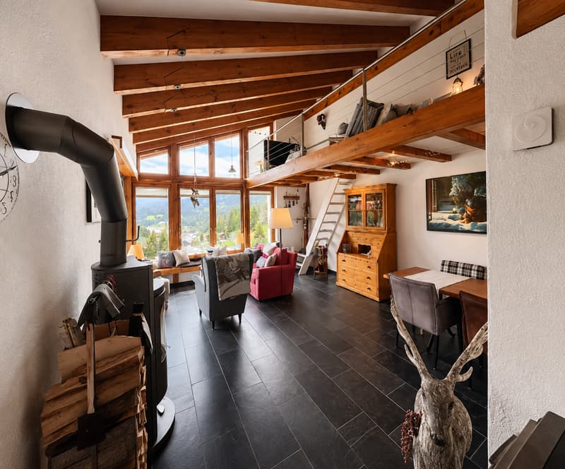 Attraktiver 4,5-Zimmer-Hausteil mit Galerie und traumhafter Aussicht in Valbella (9)