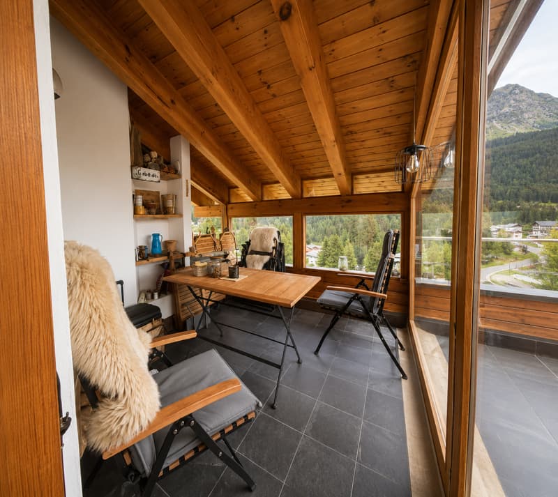 Attraktiver 4,5-Zimmer-Hausteil mit Galerie und traumhafter Aussicht in Valbella (17)