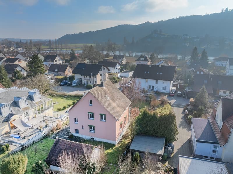 Älteres, freistehendes 5,5-Zimmer-Einfamilienhaus in Büsingen auf grossem Grundstück (2)