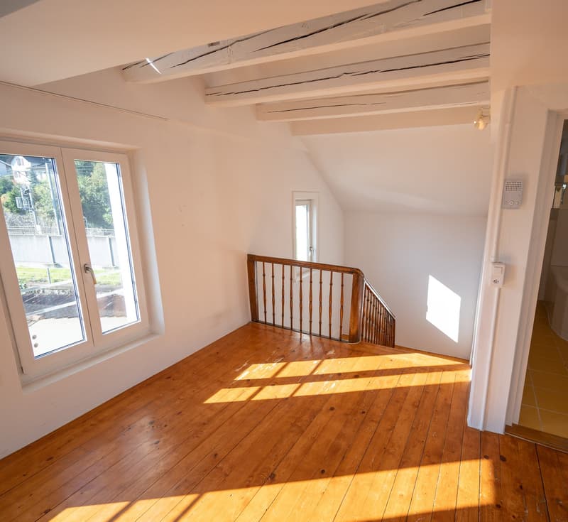 Charmante 4-Zimmer-Dachwohnung mit Seeblick in Thalwil (10)