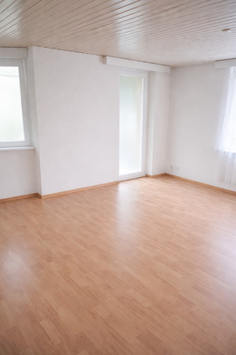 Schöne 3.5 Zimmer-Wohnung an guter Lage zu vermieten (3)