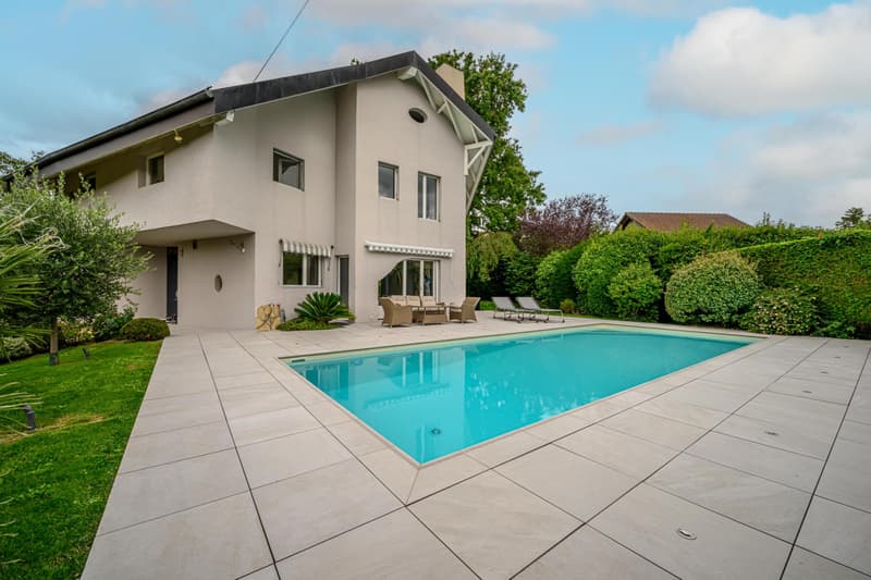 Prächtige Villa in den Hügeln von Nyon (3)