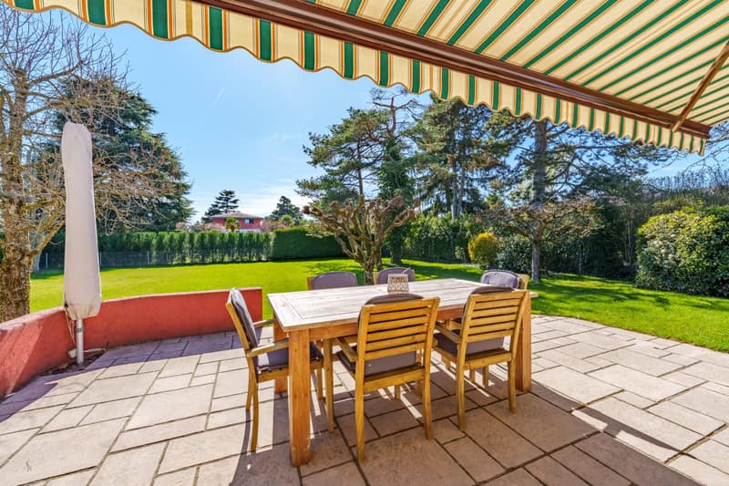 Charming individual villa in Prangins (3)