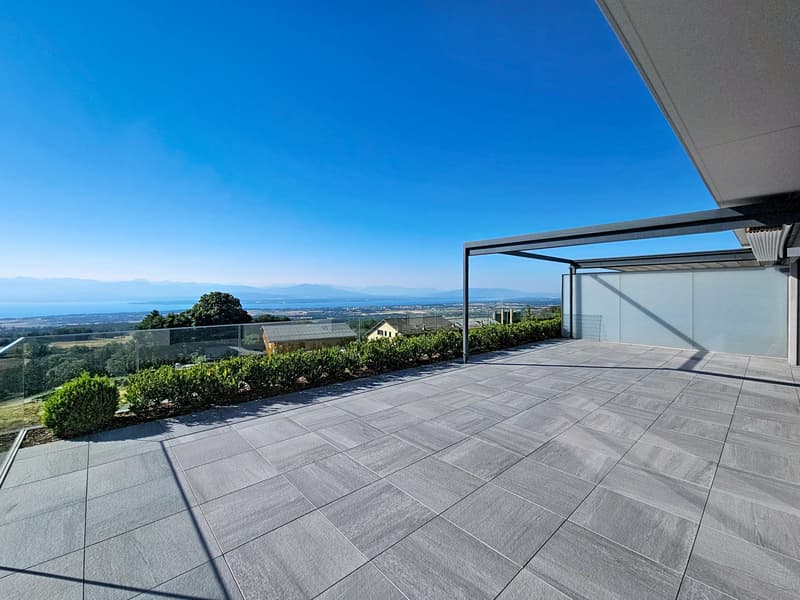 Exceptional attic with panoramic view of the lake and the Alps (6)