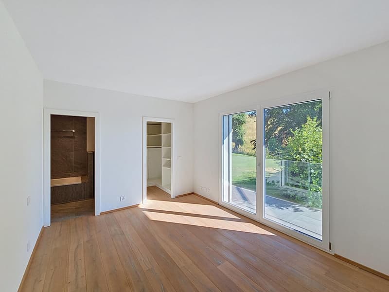 Exceptional attic with panoramic view of the lake and the Alps (9)