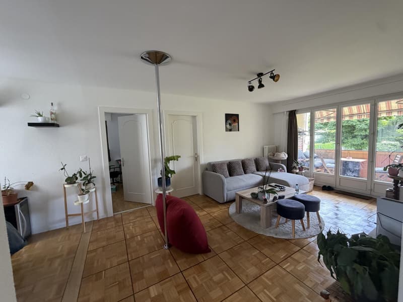 Vier-Zimmer-Wohnung im Erdgeschoss in Gland (2)