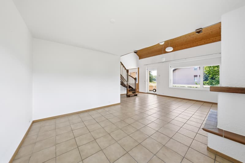 Charmanter Apartment mit 5,5 Zimmern und Kamin im 1. Stock eines kleinen Gebäudes (2)