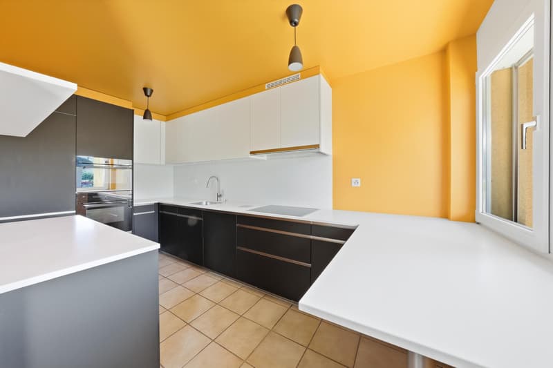 Charmanter Apartment mit 5,5 Zimmern und Kamin im 1. Stock eines kleinen Gebäudes (5)