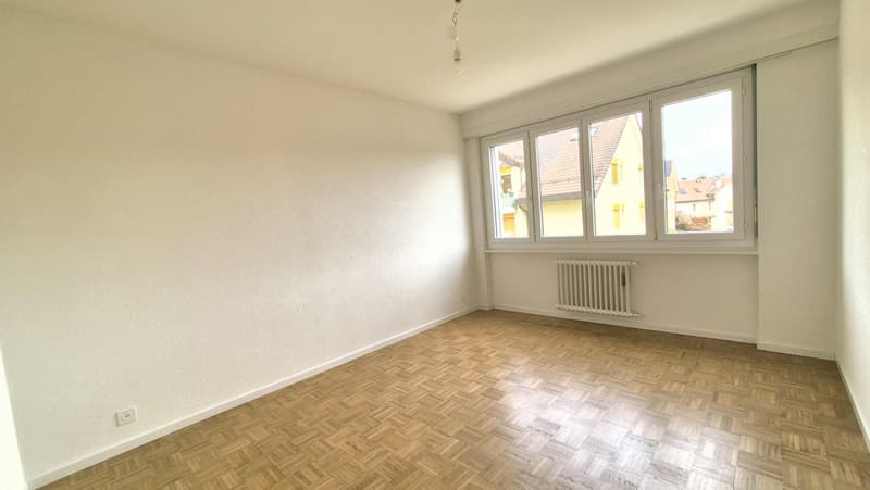 Charmantes 2.5-Zimmer-Wohnung in Gland (2)