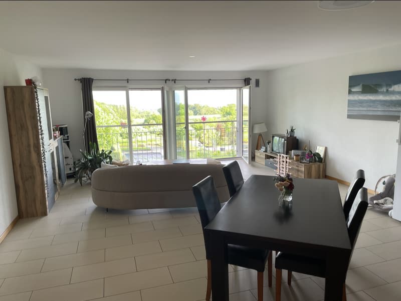 Bello appartamento duplex di 3 locali a Genolier (2)