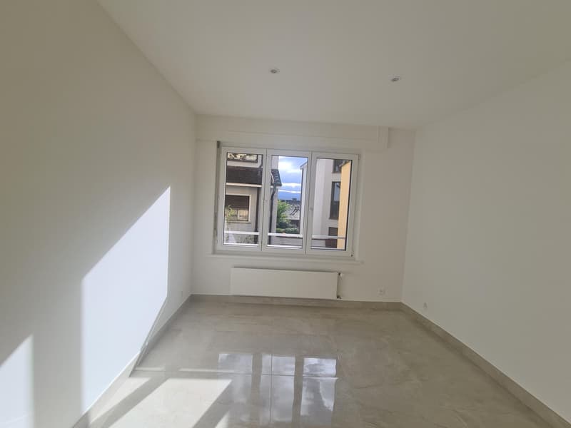 Magnifique appartement de 4 pièces entièrement rénové, idéalement situé (4)