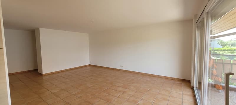 Schönes helles 4.5-Zimmer-Apartment im 1. Stock mit Balkon (4)